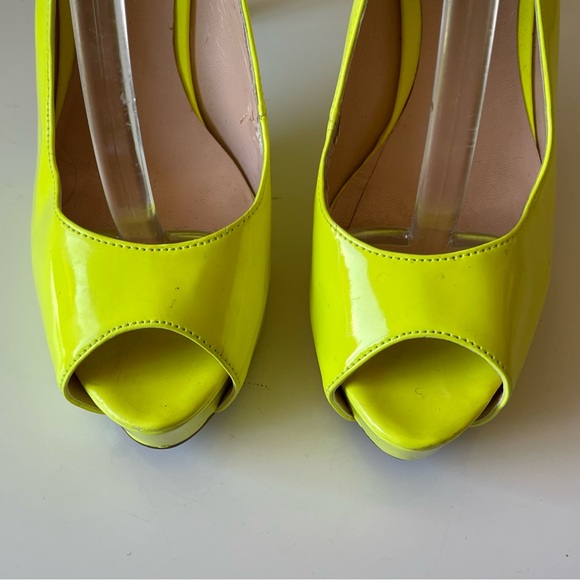 GUESS neon yellow peep toe stilleto sling back heels - Picture 7 of 12